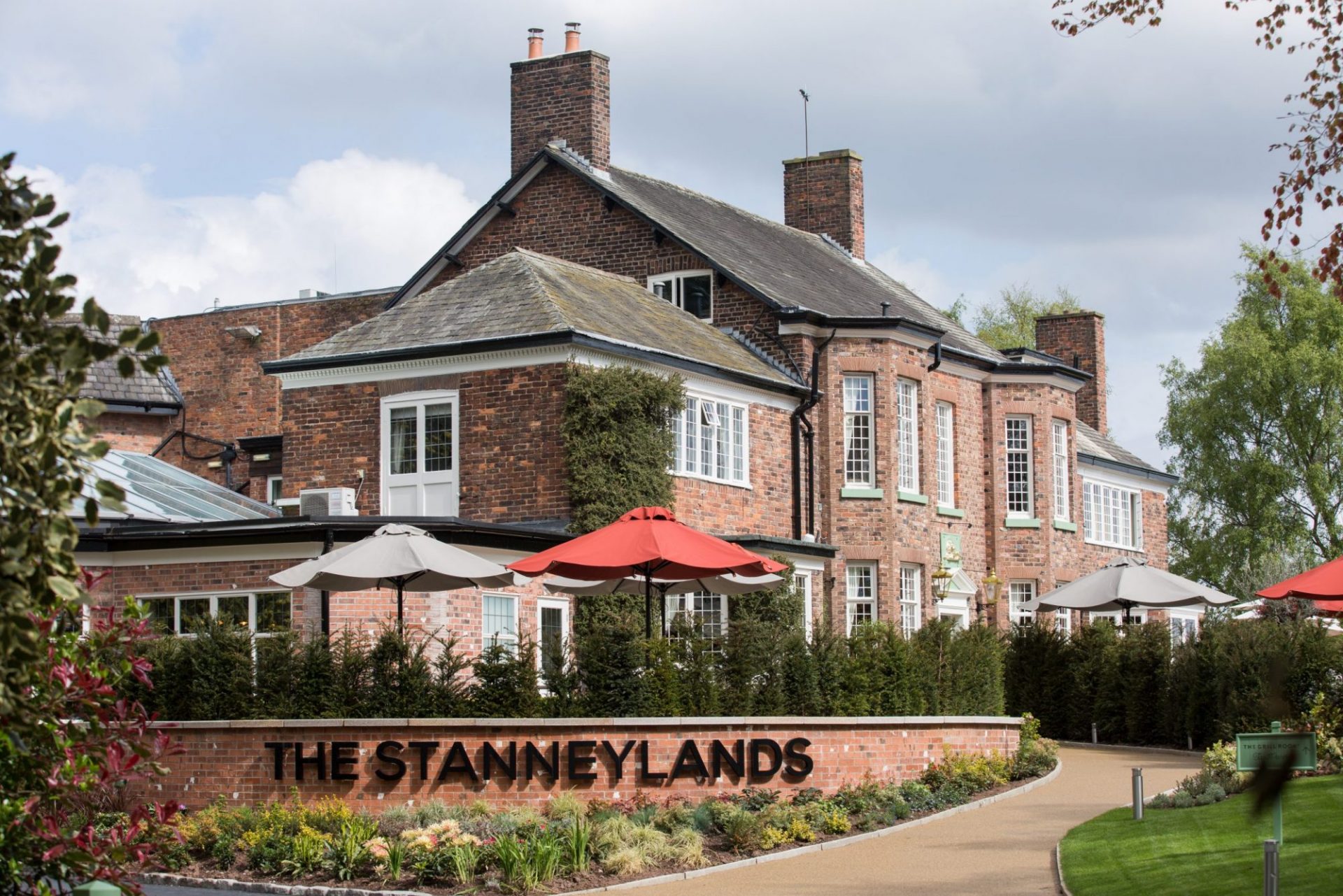 The Stanneylands DV8 DESIGNS AWARD WINNING INTERIOR DESIGN COMMERCIAL INTERIOR DESIGNERS HOSPITALITY INTERIOR DESIGNERS LEE BIRCHALL INTERIOR DESIGN SPEAKER INTERIOR DESIGN CONSULTANT WARRINGTON INTERIOR DESIGNER CHESHIRE INTERIOR DESIGNERS NORTHWEST INTERIOR DESIGNERS UK INTERIOR DESIGNERS TRANSFORMING PLACES ENHANCING SPACES WILMSLOW HOTEL DESIGN